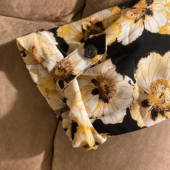 NWOT Women’s Maurice’s shirt - Picture 5 of 6